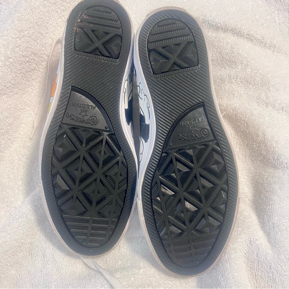 Converse All Star Women High-tops Chuck Looney Tunes Theme Size 7 - Picture 8 of 9